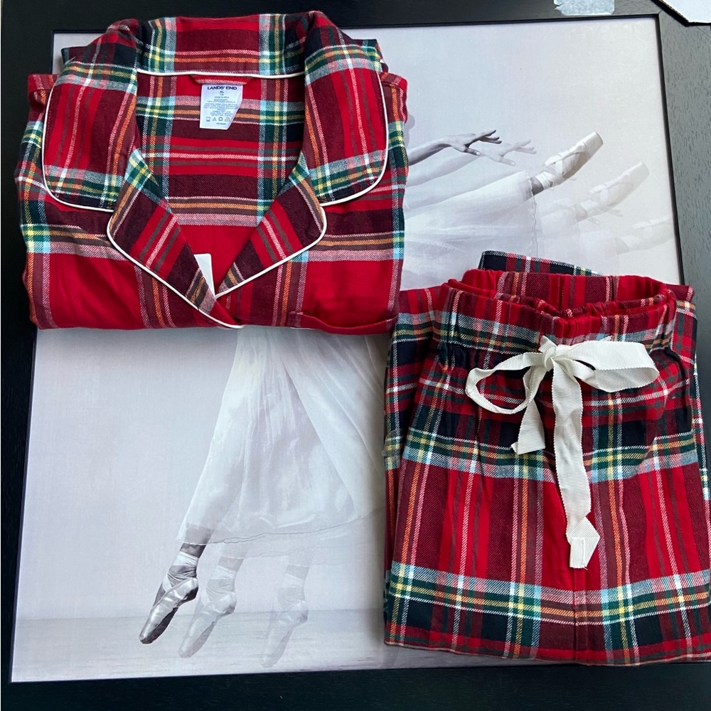Lands End  Flannel Pajama Set.Size - L - Picture 6 of 17